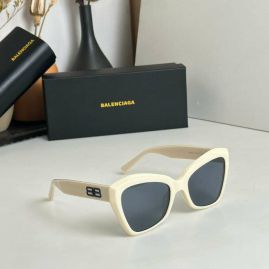 Picture of Balenciga Sunglasses _SKUfw54107391fw